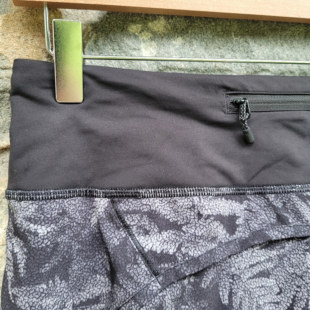 Lululemon  Run times shorts  kindred spirt - Picture 6 of 16